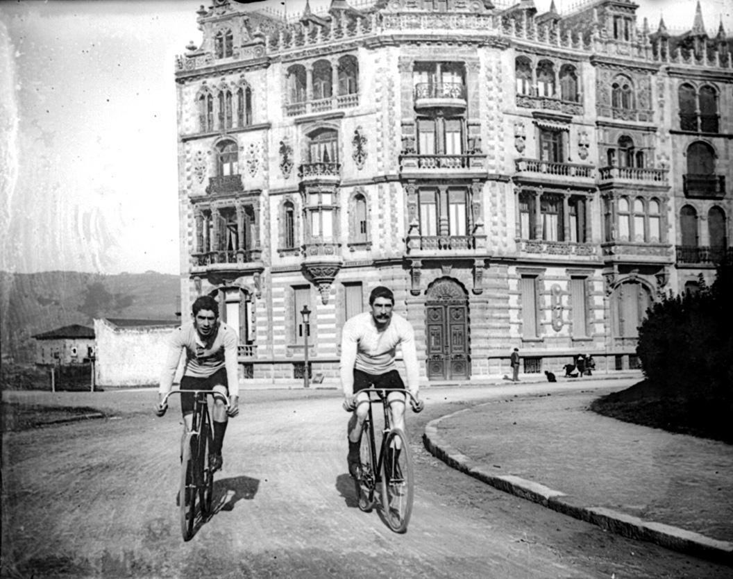 BLOG DE CESAR ESTORNES de HISTORIA Y DEPORTES LOS INICIOS DEL CICLISMO