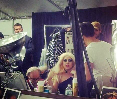 Gaga-at-Versace-s-Fashion-Show-May-15-la