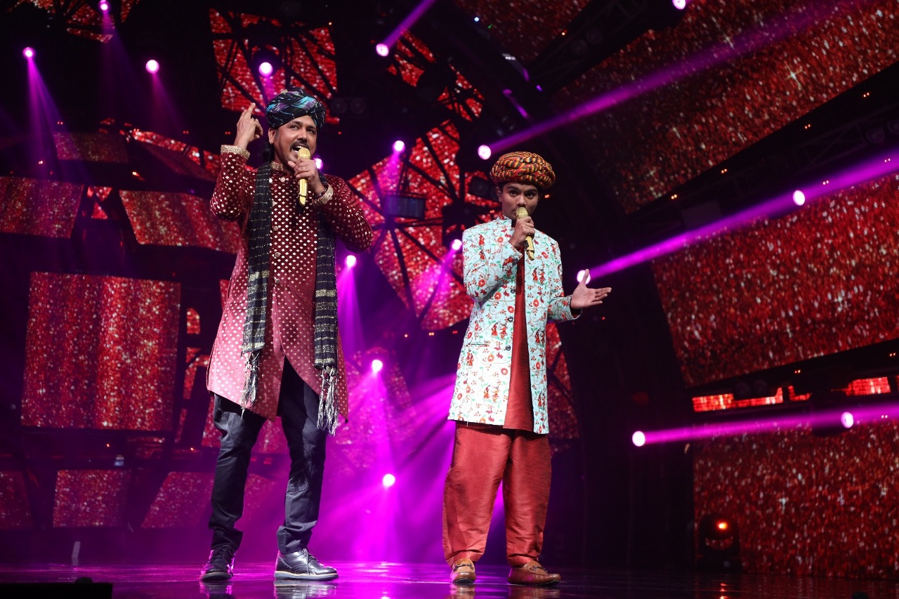 Celebrated Singers Around Indian Came To Support The Top 15 Of Indian Idol Season 11 Phoenix Media Very emotional story of azmat hussain. indian idol season