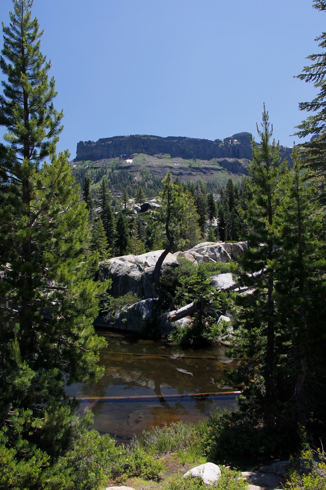 Sierra Nevada Hikes and Lakes: Sword Lake and Lost Lake