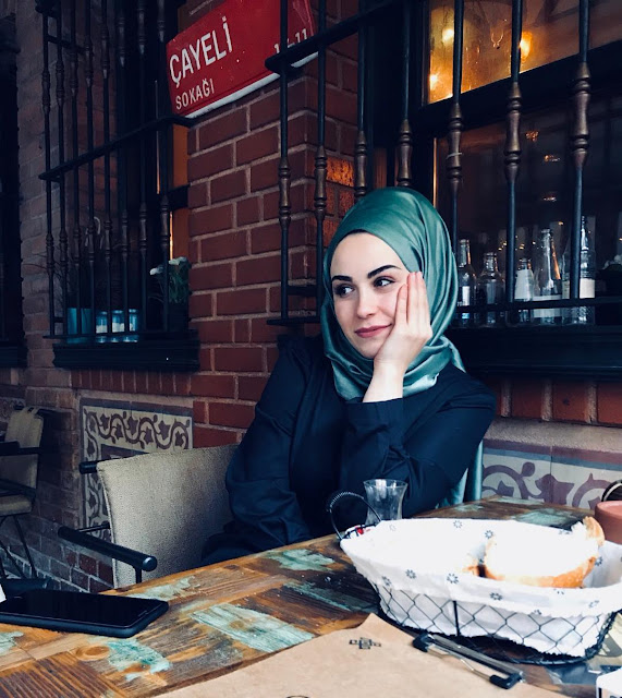 Hijabers Video and Pictures: Stylish Hijab Fashion