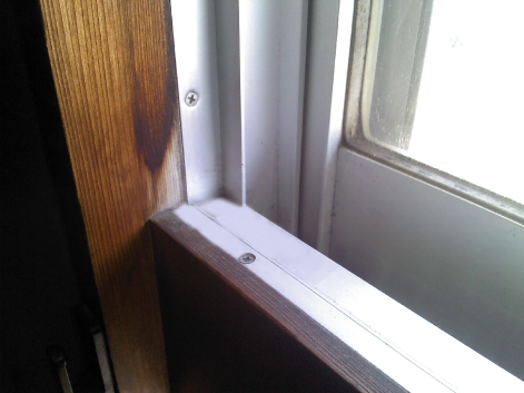 高さが足りない窓枠に窓用エアコンを設置した方法 メモロウ