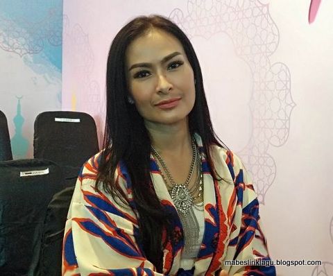 Lirik Lagu Payung Hitam Iis Dahlia Mabes Lirik Lirik Lagu Payung Hitam Iis Dahlia Mabes Lirik