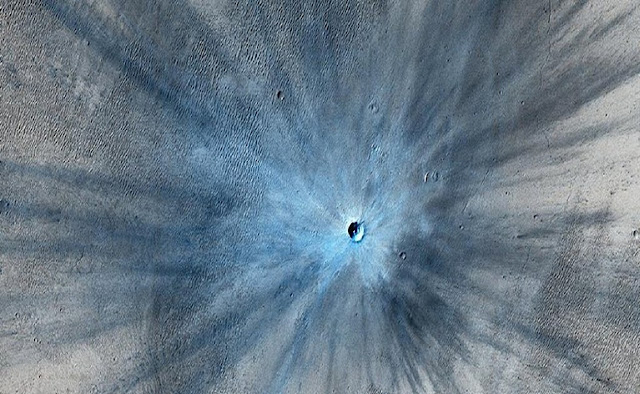 Новый ударный кратер, который был снят Mars Reconnaissance Orbiter 19 ноября 2013 года.