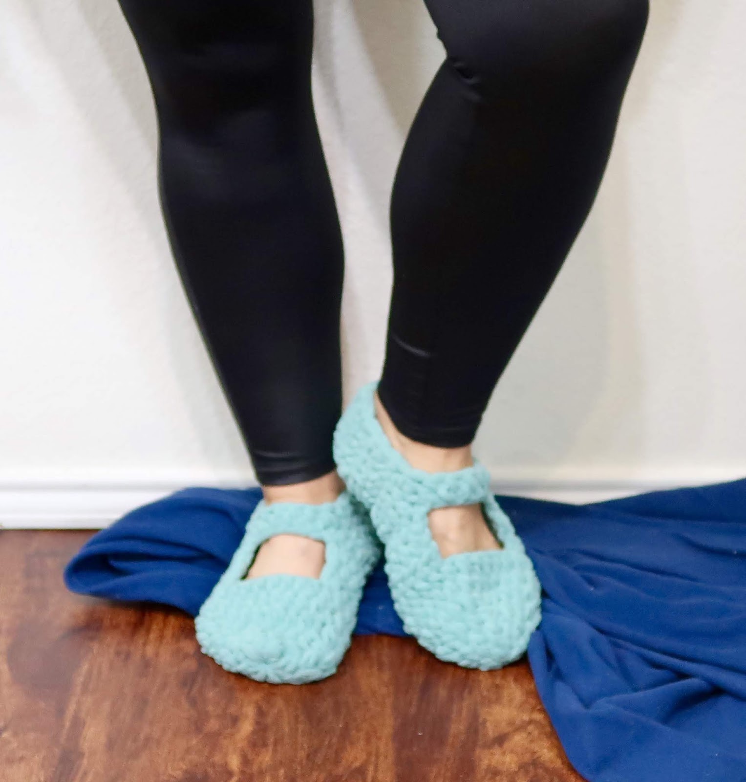 MelodyCrochet Crochet Ladies Slippers with Bernat Blanket Yarn