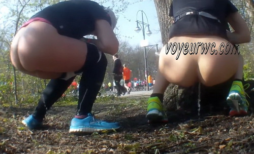 Compilation of girls peeing at a public festival (Run Piss 01_09)
