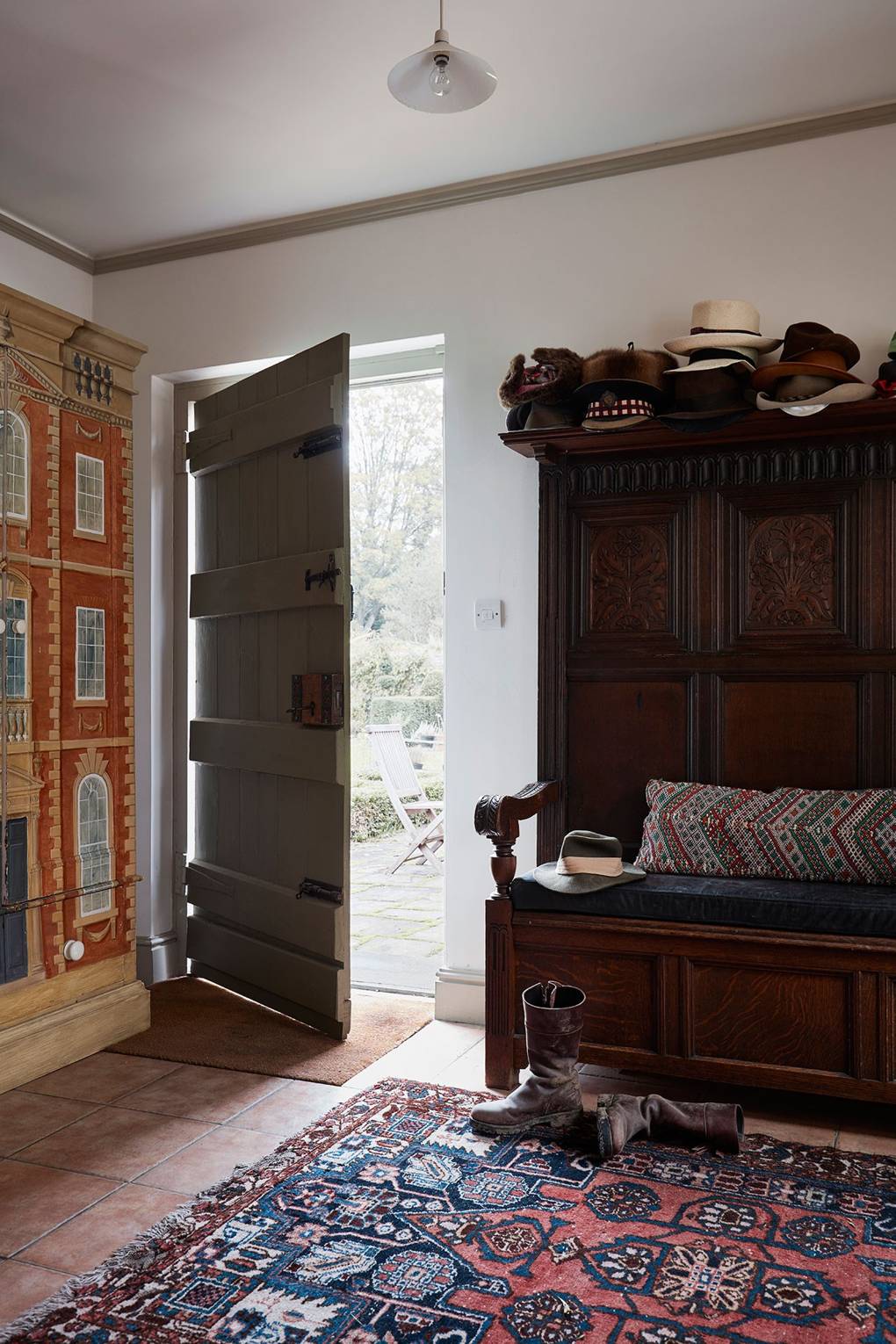 Décor Inspiration: A Warm & Art-Filled Queen Anne House in Herefordshire by Interior Decorator Edward Bulmer