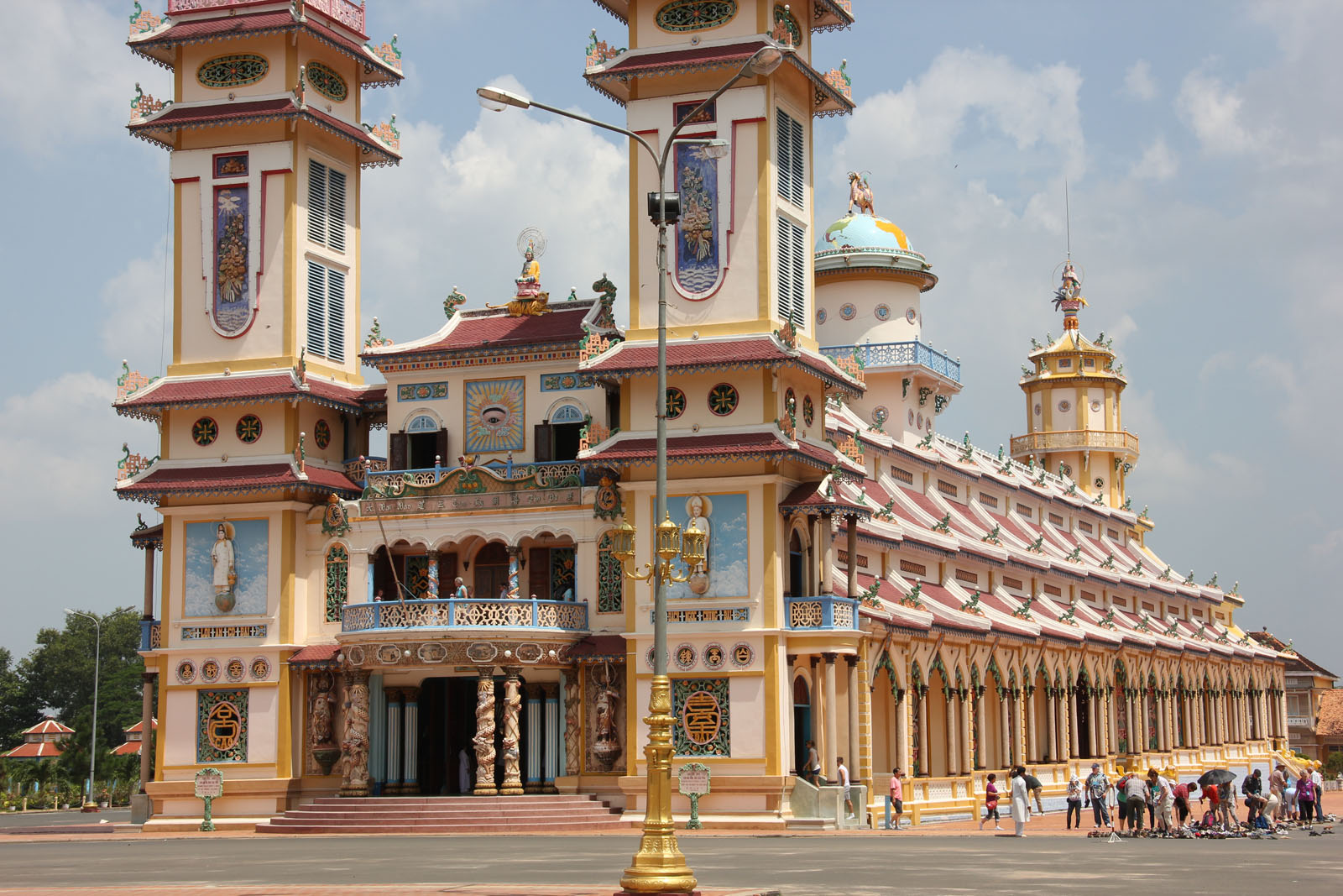 ARTICULOS RELIGIOSOS.: Templo Cao Dai de Tay Ninh