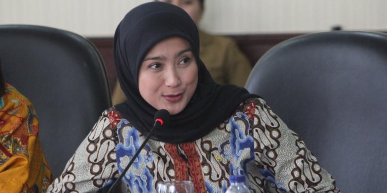 Desi Ratnasari Terima Tawaran Peran Dalam Film Hamka Desi Ratnasari Terima Tawaran Peran Dalam Film Hamka