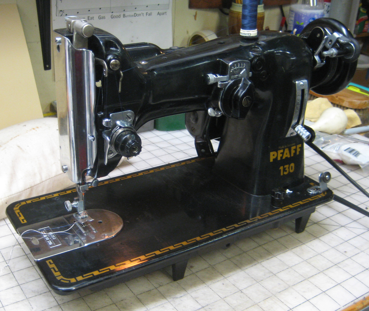MI Vintage Sewing Machines Pfaff 130 (1952)