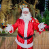 Papai Noel percorre em carro aberto por ruas e bairros de Buri.