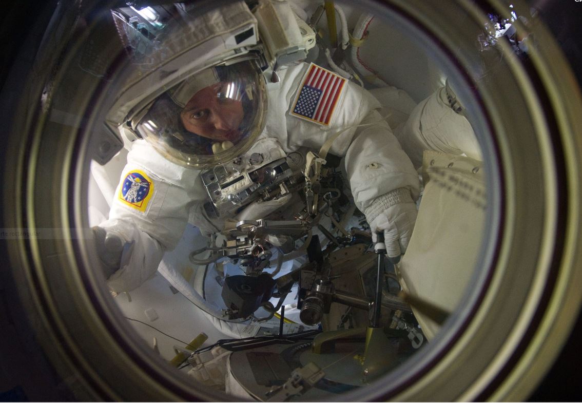 el-tecnoclub-de-elburgo-en-la-fll-pruebas-de-claustrofobia-en-la