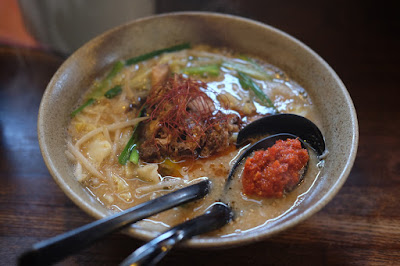 濃厚豚骨ラーメン とんずら　辛味噌らーめん　汗だく