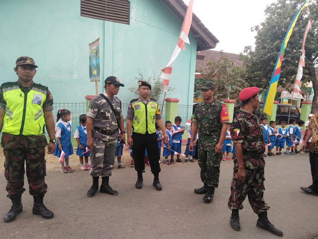 Babinsa Bayat Amankan Festival Batik Tingkat Kabupaten Klaten