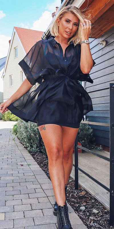 27 Adorable Fall Date Night Outfits Guaranteed to Impress. 27 Stylish Fall Outfits to Wear On Your Next Date, from Casual to Fancy. Fall Fashion via higiggle.com | black mini dress | #falloutfits #dateoutfits #datenight #minidress