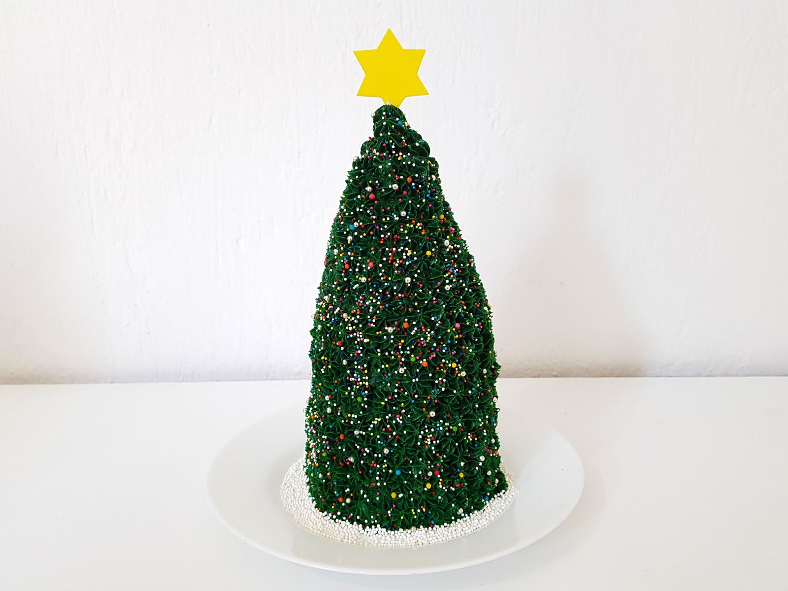 Easy 3D Christmas Tree Cake