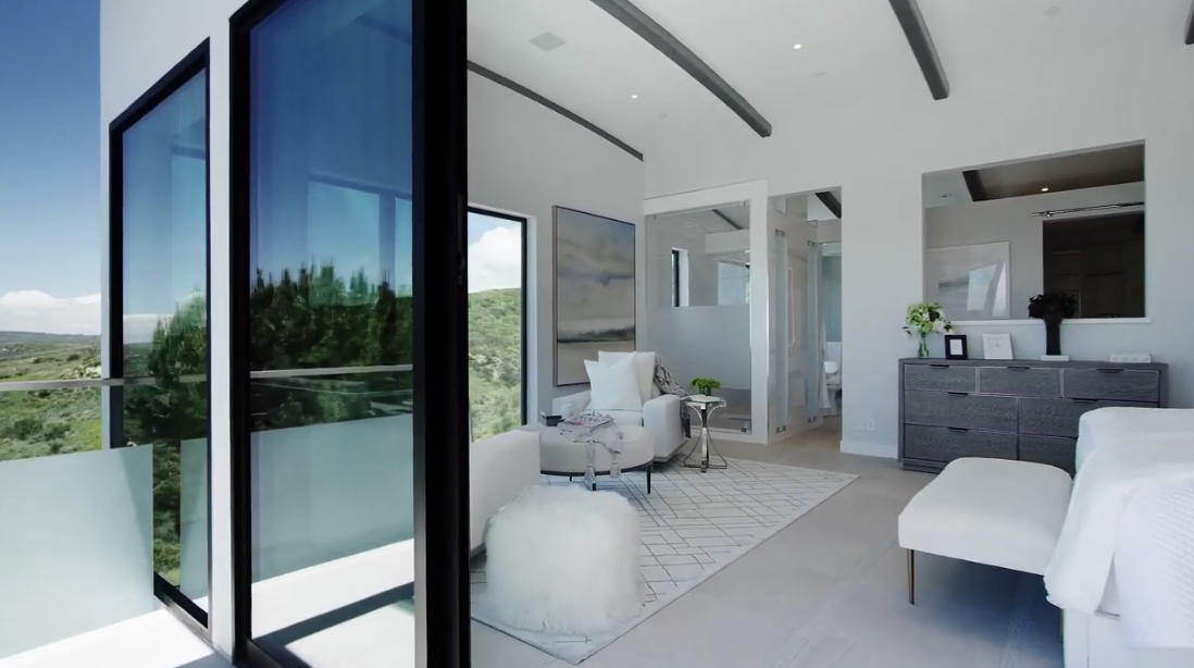 31 Photos vs. 2570 Park Ave - Luxury Home & Interior Design Video Tour 31 Photos vs. 2570 Park Ave - Luxury Home & Interior Design Video Tour