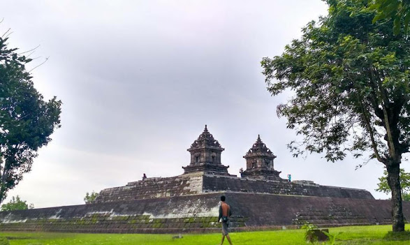 Candi Barong: Sejarah, Lokasi, dan Harga Tiket Masuk Terbaru Candi Barong: Sejarah, Lokasi, dan Harga Tiket Masuk Terbaru