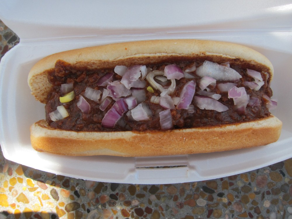 Review Rally's Chili Dog