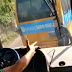 Vídeo: Motorista de 'amarelinho' se enfurece e joga pedra contra ônibus em Manaus