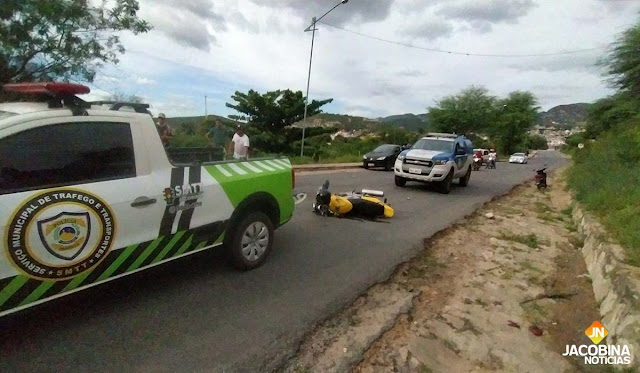 Motociclista faz ultrapassagem irregular e colide de frente com carro em Jacobina