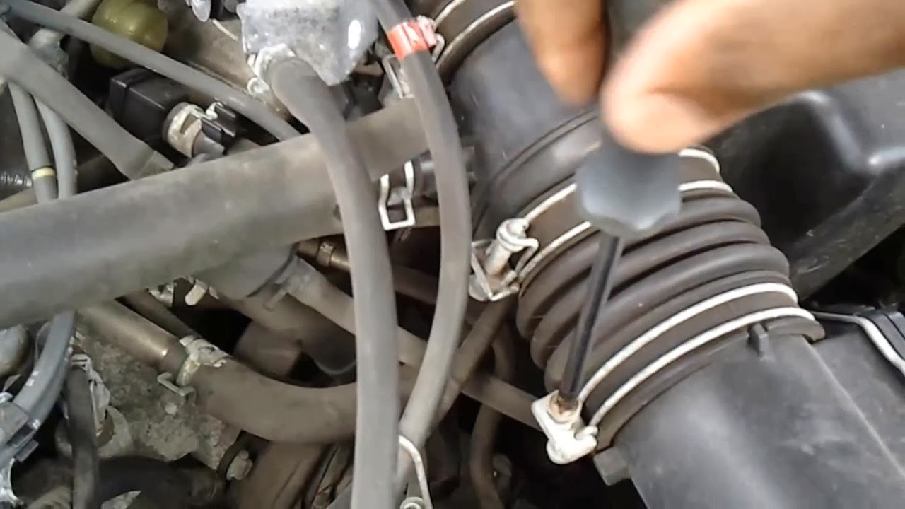 TOYOTA REPAIR: How to Cleaning the throttle body and idle air control