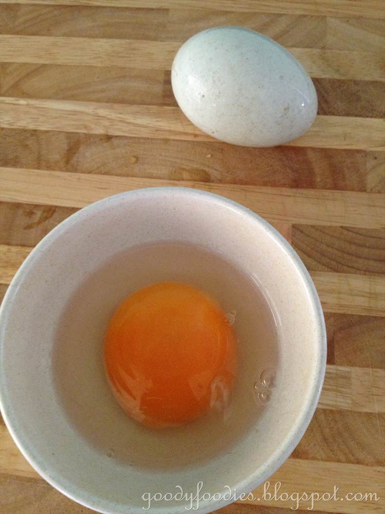 GoodyFoodies Recipe Scrambled ducks egg with pepino melonstrawberry