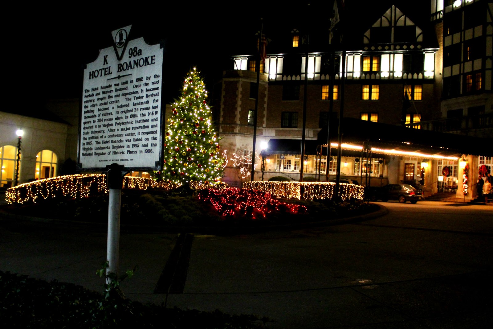 Around Roanoke, VA (A Daily Photo Blog) Hotel Roanoke Christmas Tree