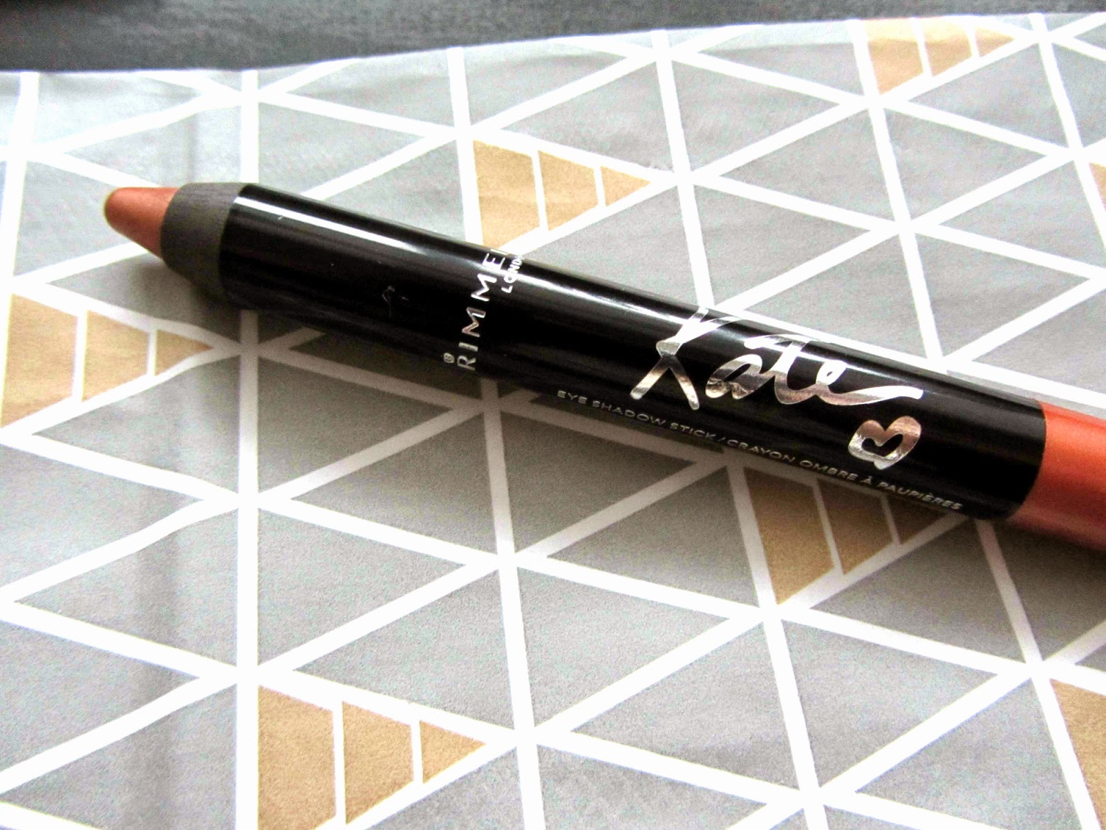Beauty Galore Rimmel Scandaleyes Eyeshadow Stick by Kate в цвят Rose Gold