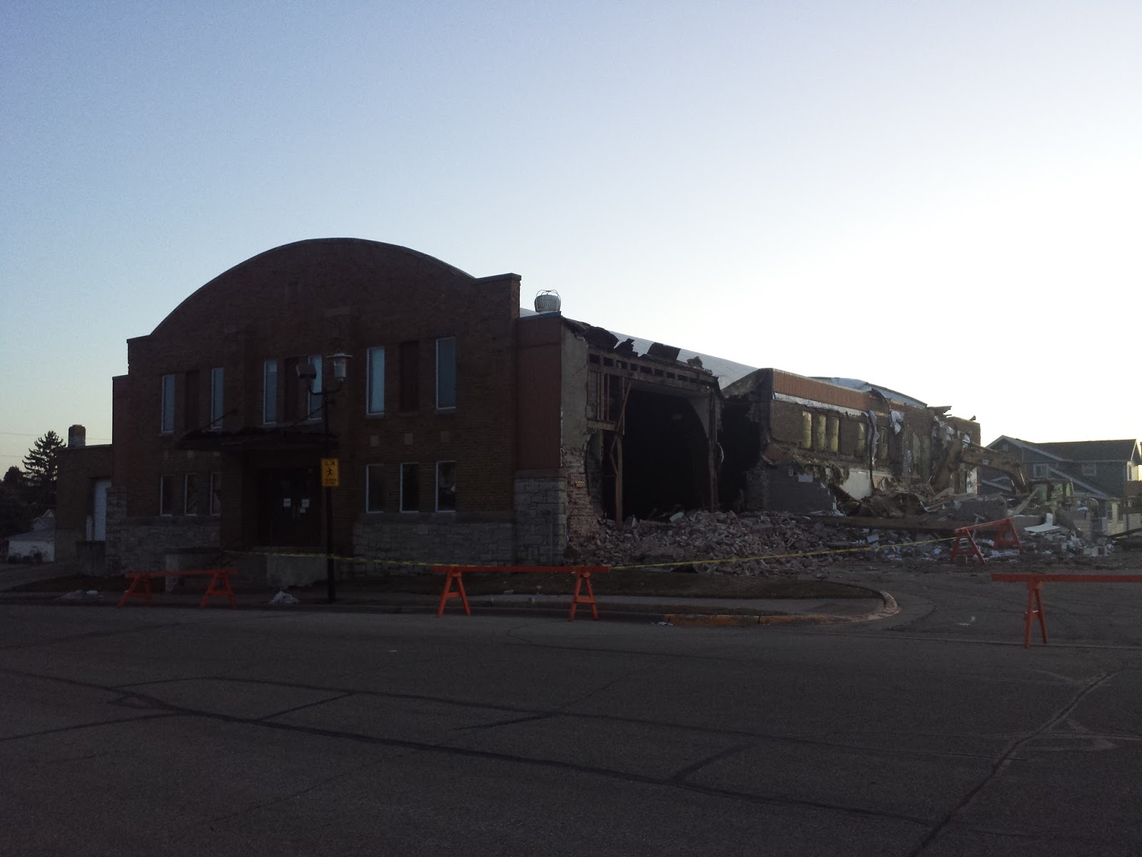 Cuba City landmark comes down