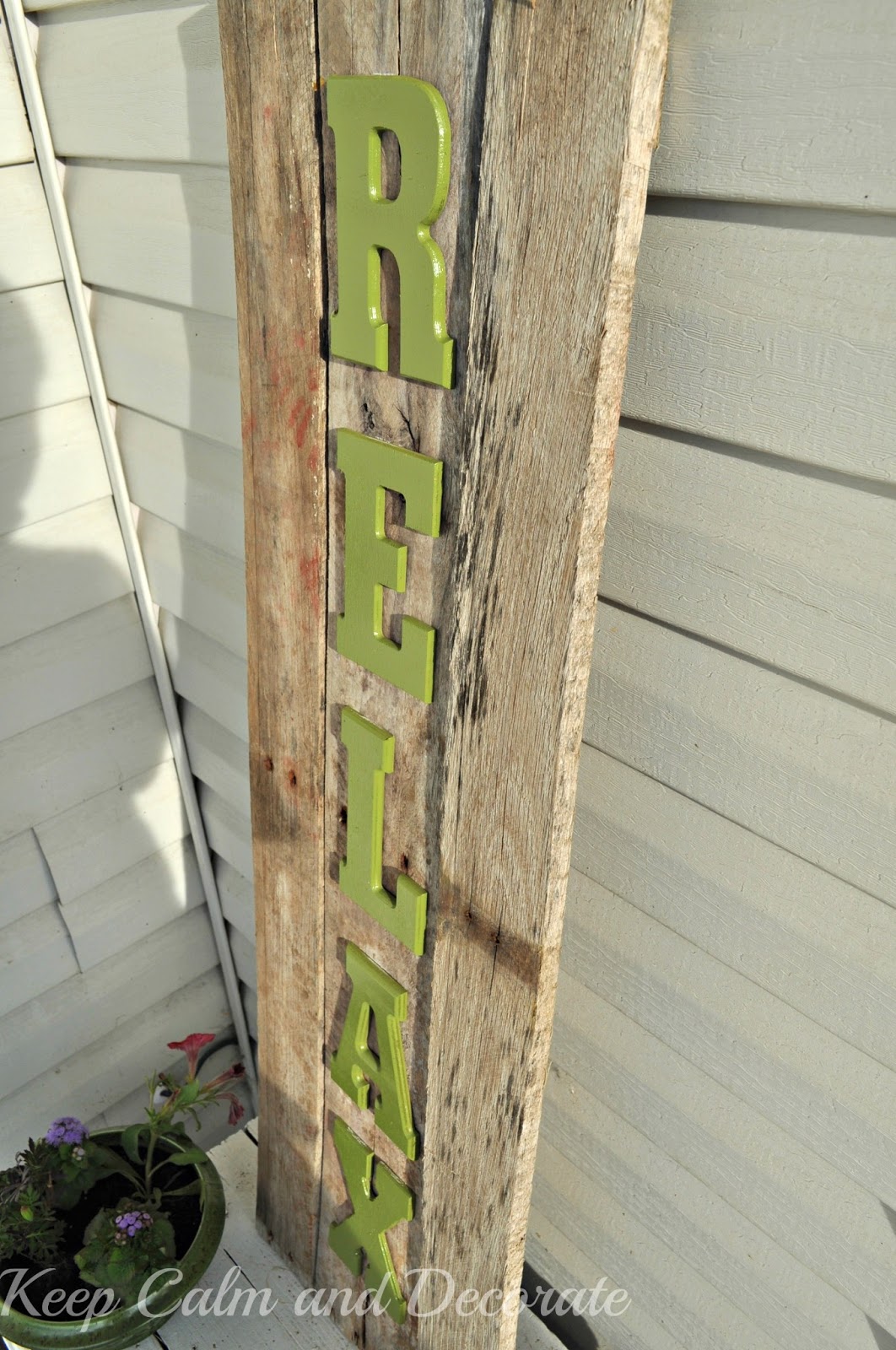 Keep Calm and Decorate Outdoor Pallet Sign