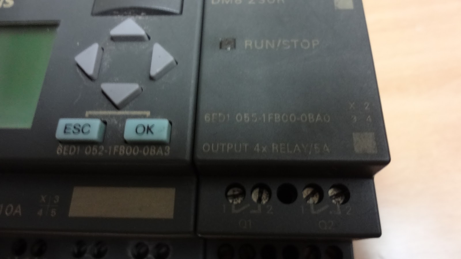 SIEMENS LOGO! 230RC 6ED1 052-1FB00-0BA3 /w SIEMENS DM8 230R 6ED1 055