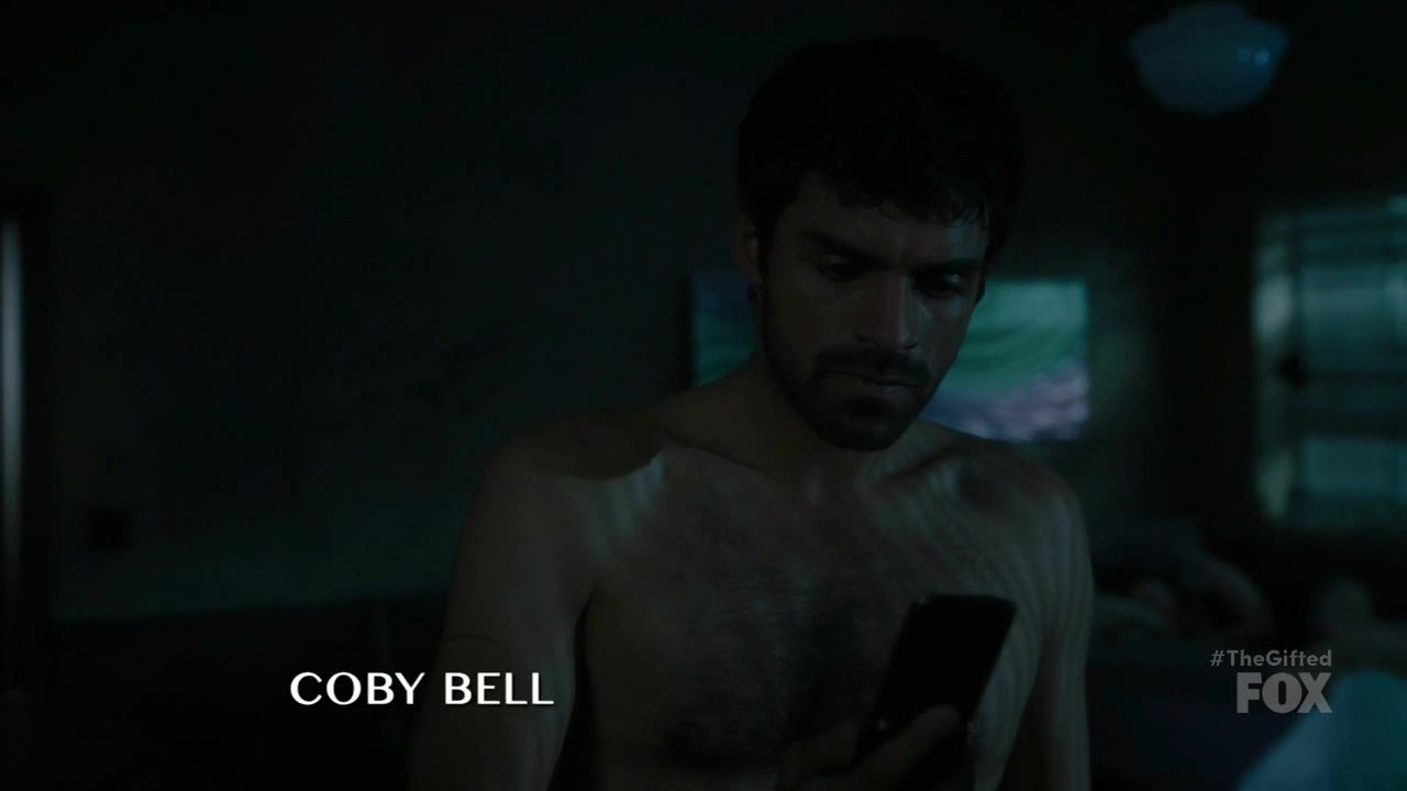 Sean Teale shirtless in The Gifted 1-07 "eXtreme measures" .