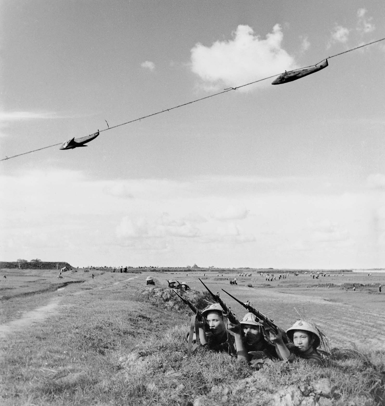 vietnam war images from vietnamese photographers