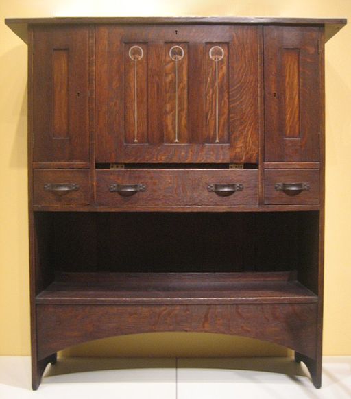 Unsorted pieces: Arts and Crafts furniture