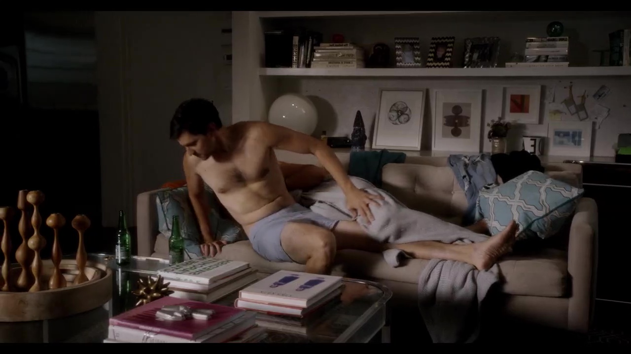 Nicholas D'Agosto shirtless in Grace And Frankie 1-07 "The Spelli...