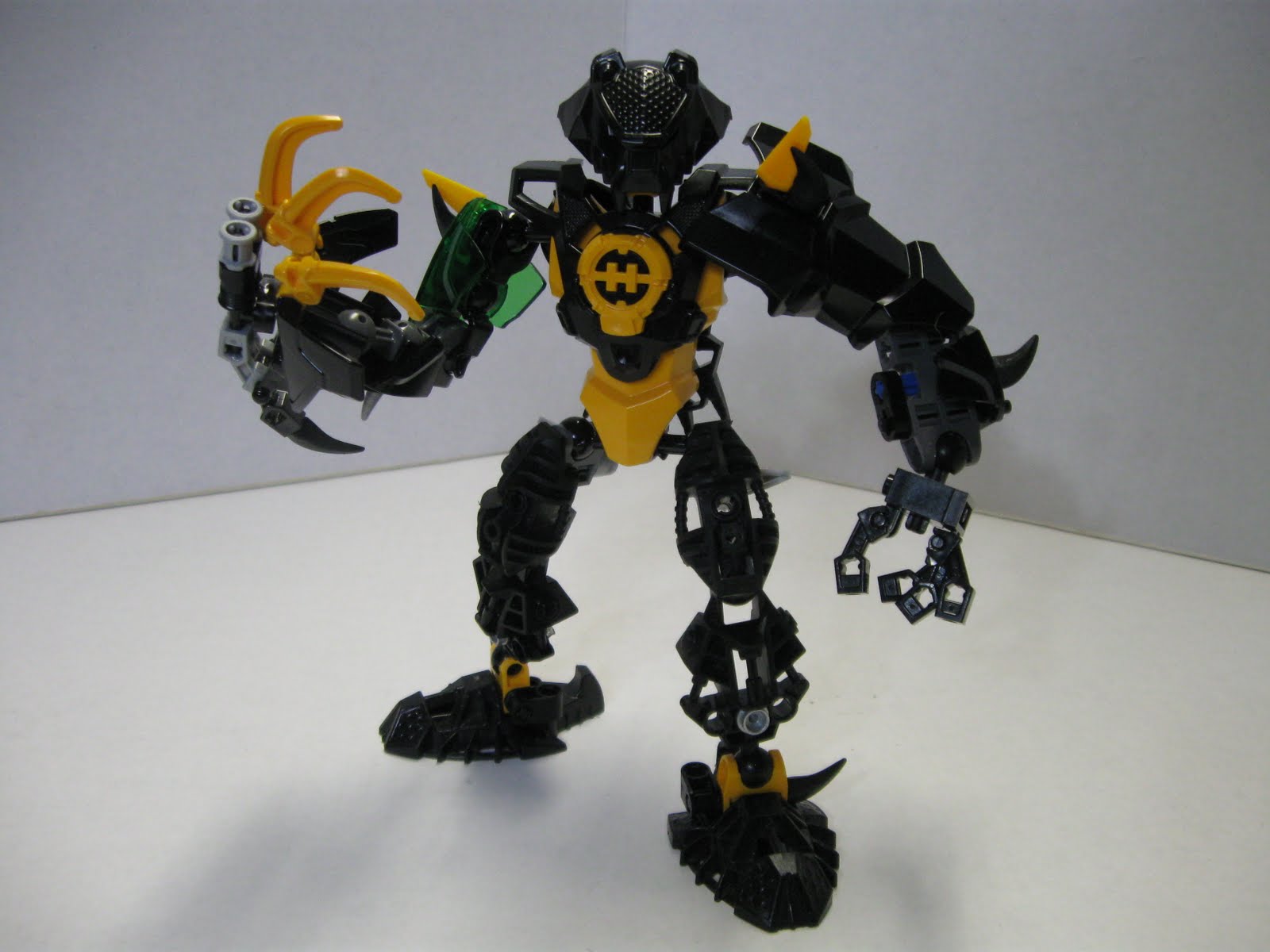 theBolderBoulder: Hero Factory MOC: Upgraded Stringer 3.0