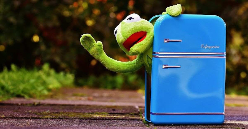 自動で閉まらなくなった冷蔵庫のドアを修理する方法 - after work lab