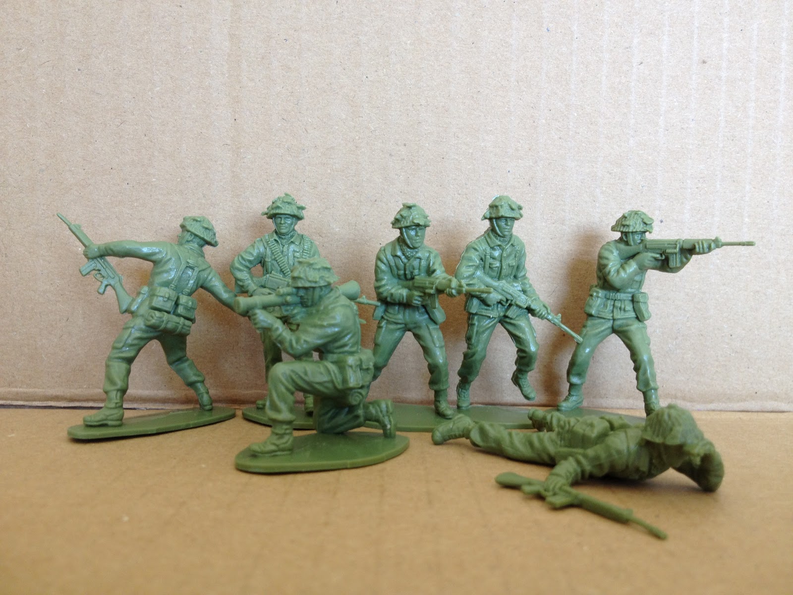 1 32 Scale Military Figures