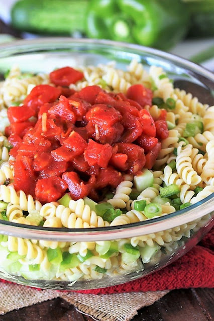 Making Pasta Salad with Canned Diced Tomatoes Image
