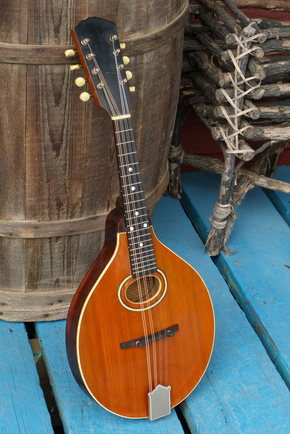 1918 Gibson Style A CarvedTop Mandolin