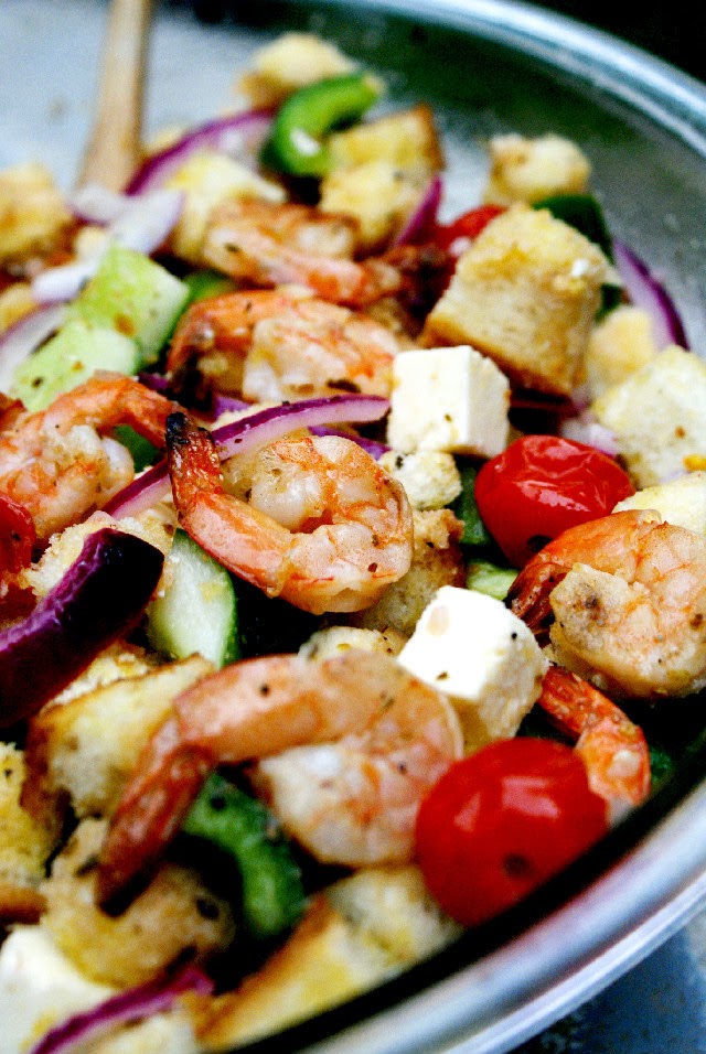 Greek Shrimp Panzanella Bread Salad | thetwobiteclub.com