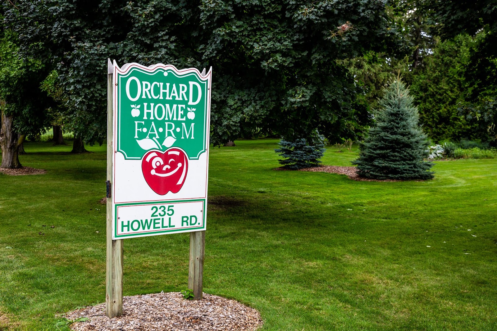 Herakovic Photography Orchard Home Farm St. Ontario.Visit to