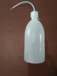 Fungsi botol semprot lab