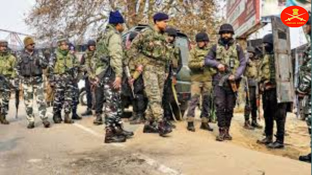indian army news Jammu Kashmir : कुलगाम में सेना और आतंकियों के बीच मुठभेड़ 5 आतंकी ढेर ।