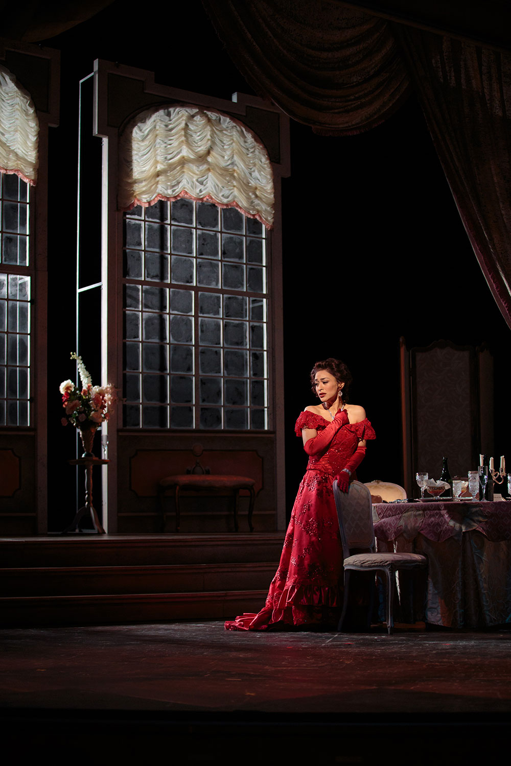 Дама с камелиями михайловский отзывы. La Traviata опера. Травиата Верди. Джузеппе Верди "Травиата". Верди Травиата в большом театре.