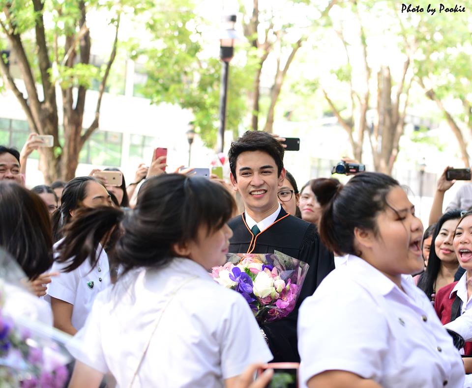 "กัน นภัทร ซ้อมรับปริญญา"