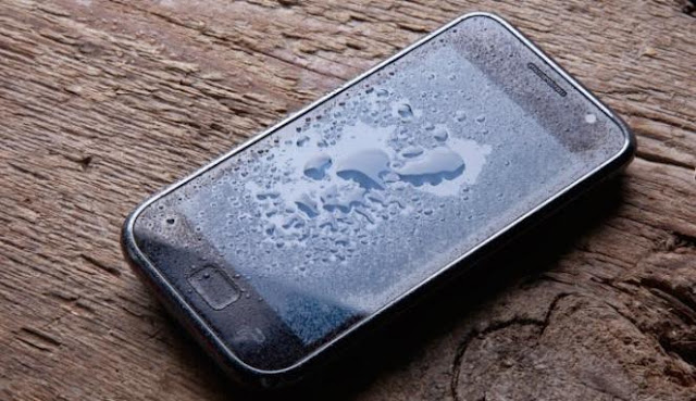 VIDEO: GOKIL, Begini Cara Mengatasi Handphone Yang Kemasukan Air. Siap- Siap Tercengang! VIDEO: GOKIL, Begini Cara Mengatasi Handphone Yang Kemasukan Air. Siap- Siap Tercengang!