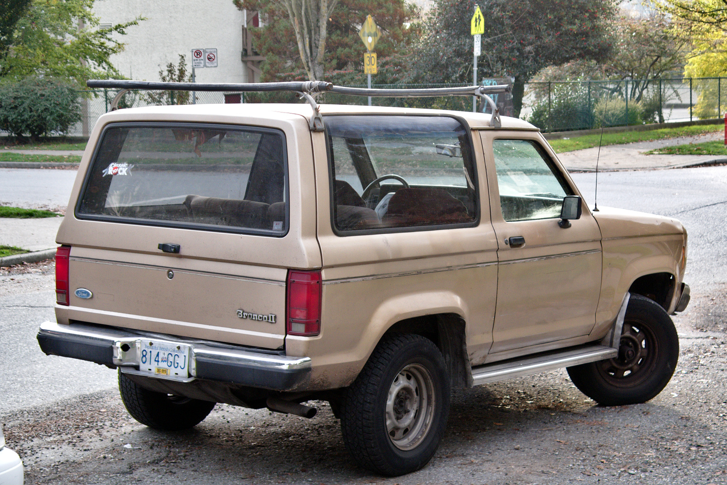 Old Parked Cars Vancouver: 1985 Ford Bronco II