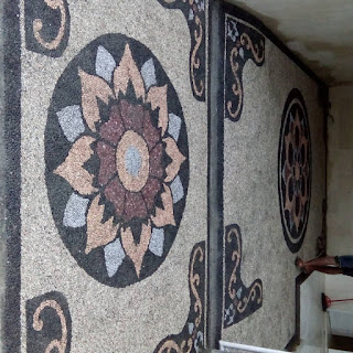 Batu sikat motif bunga